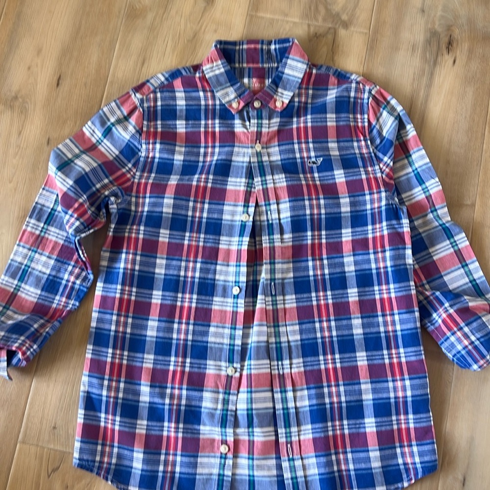 Like New Vineyard Vines long sleeve button up